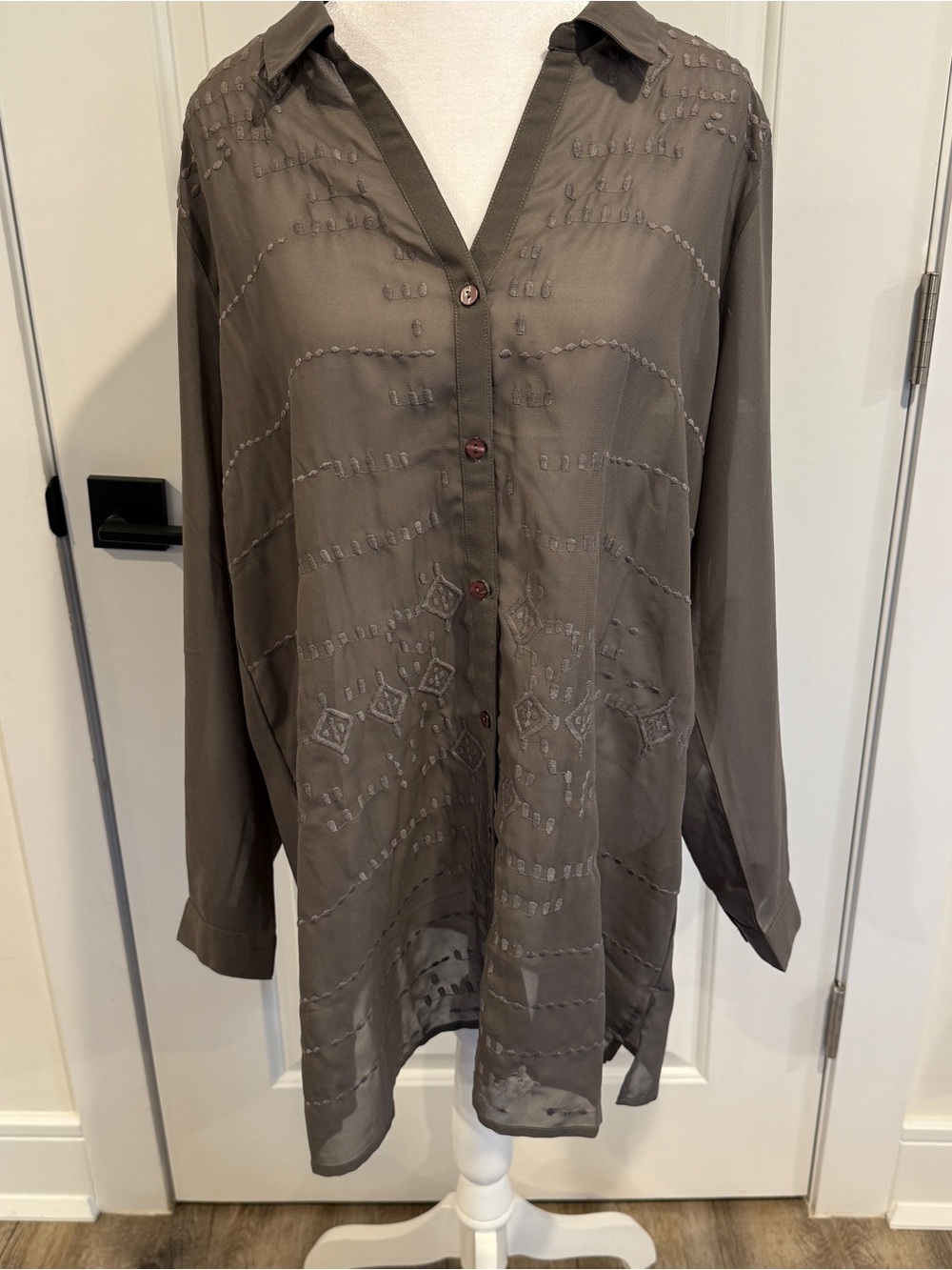 Soft Surroundings Embroidered Button Down Tunic Blouse Women's Size XL Gray